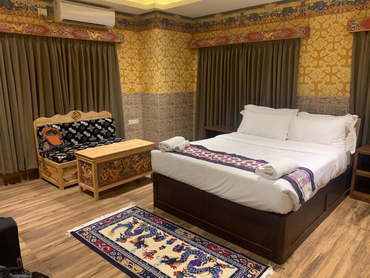 White Dragon Hotel Punakha Exterior photo